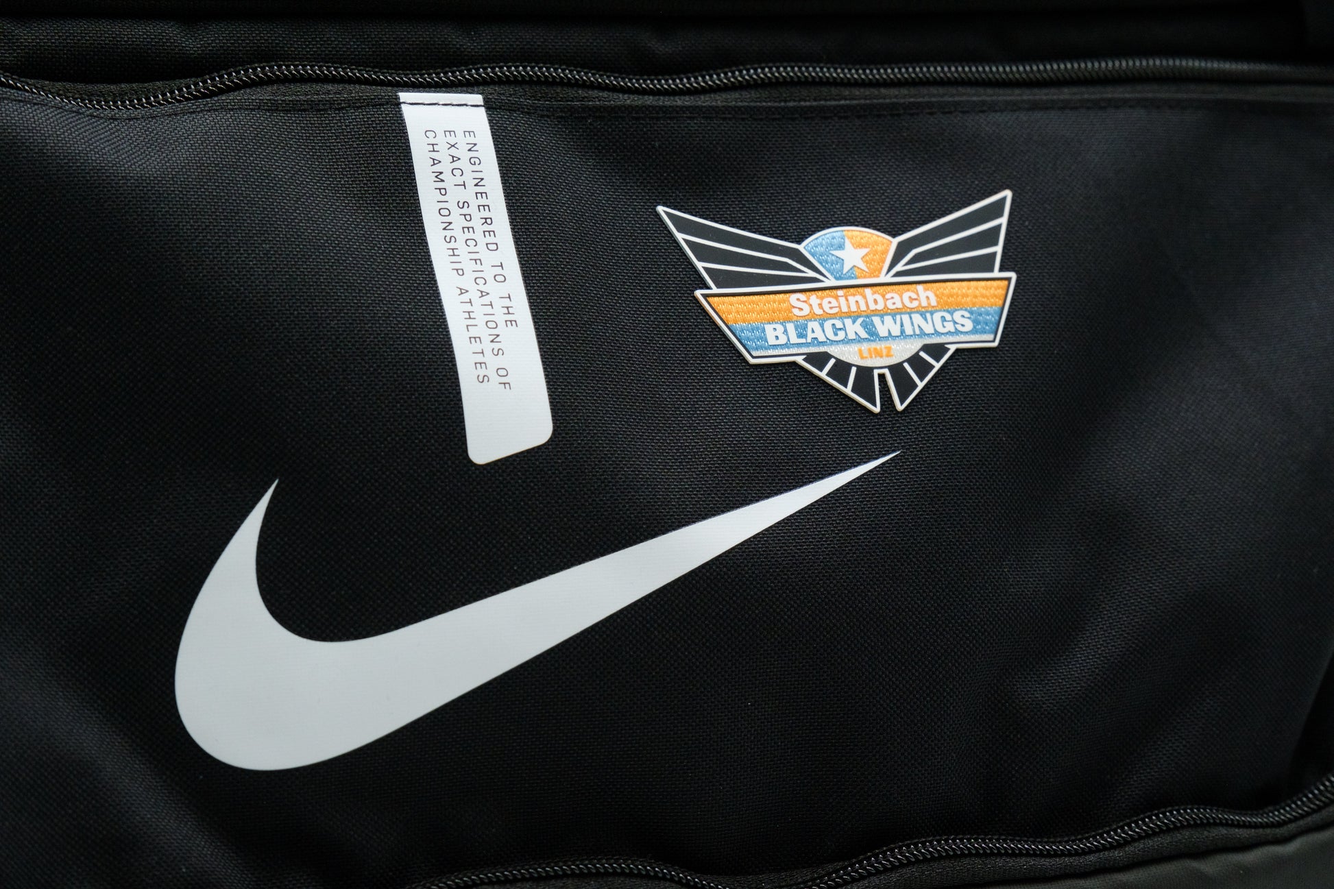 Nike Black Wings Duffle Bag Größe M Schwarz