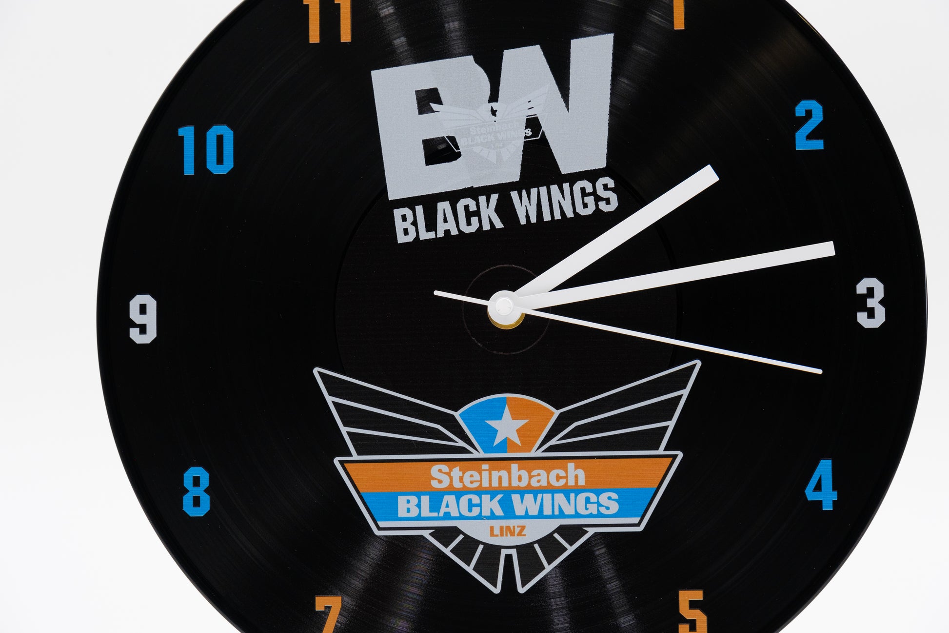 BLACK WINGS Wanduhr Schallplatte