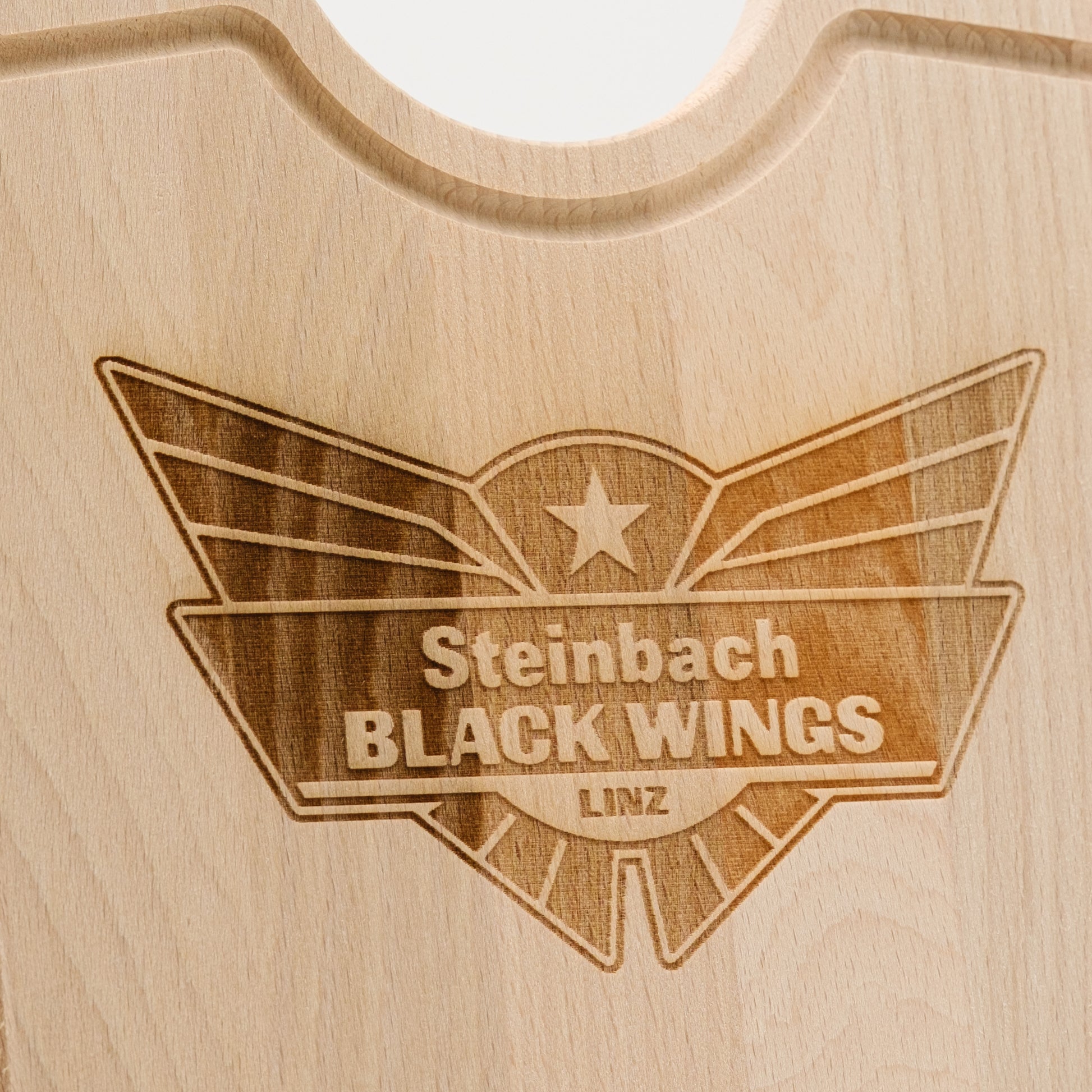 BLACK WINGS Holzbrett