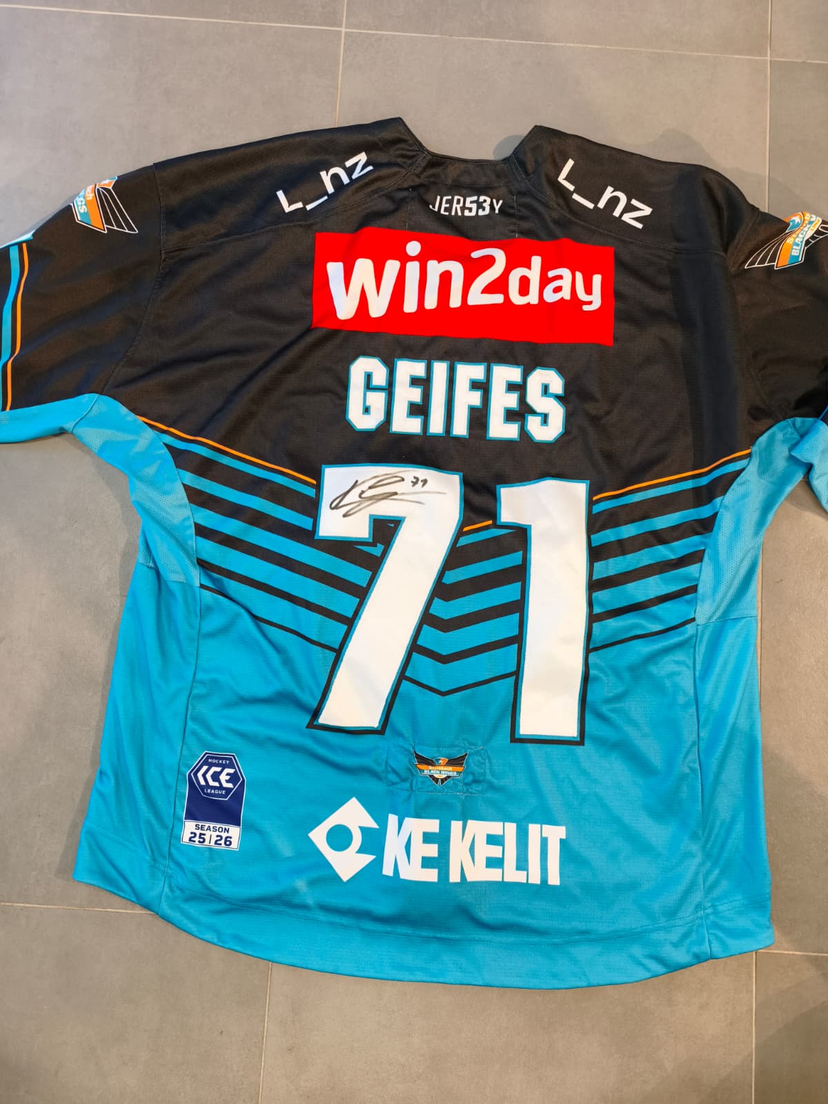 Matchworn Trikot Home 2025/26 signiert – TIM GEIFES #71