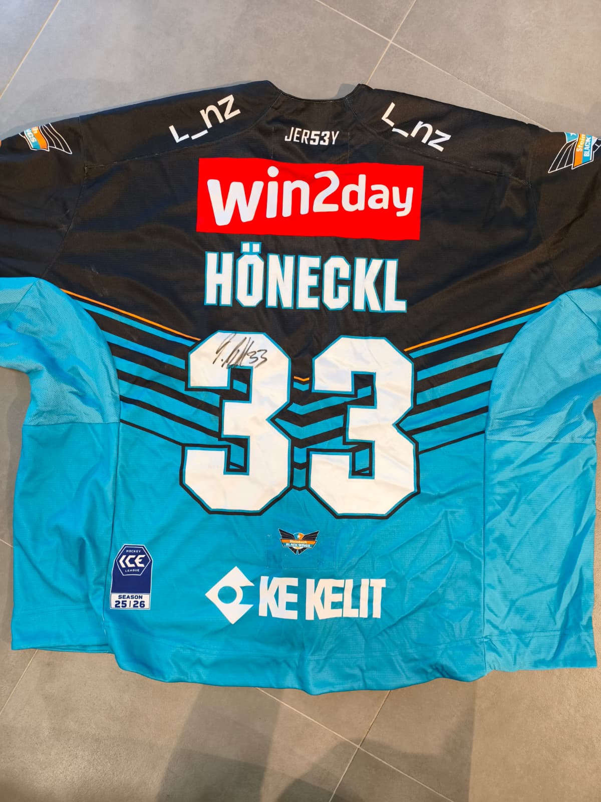 Matchworn Trikot Home 2025/26 signiert – THOMAS HÖNECKL #33